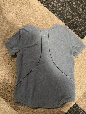 lululemon athletica Heathered grey Short Sleeve Tee
